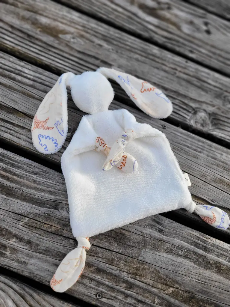 Doudou lapin personnalisable bébé - cadeau naissance