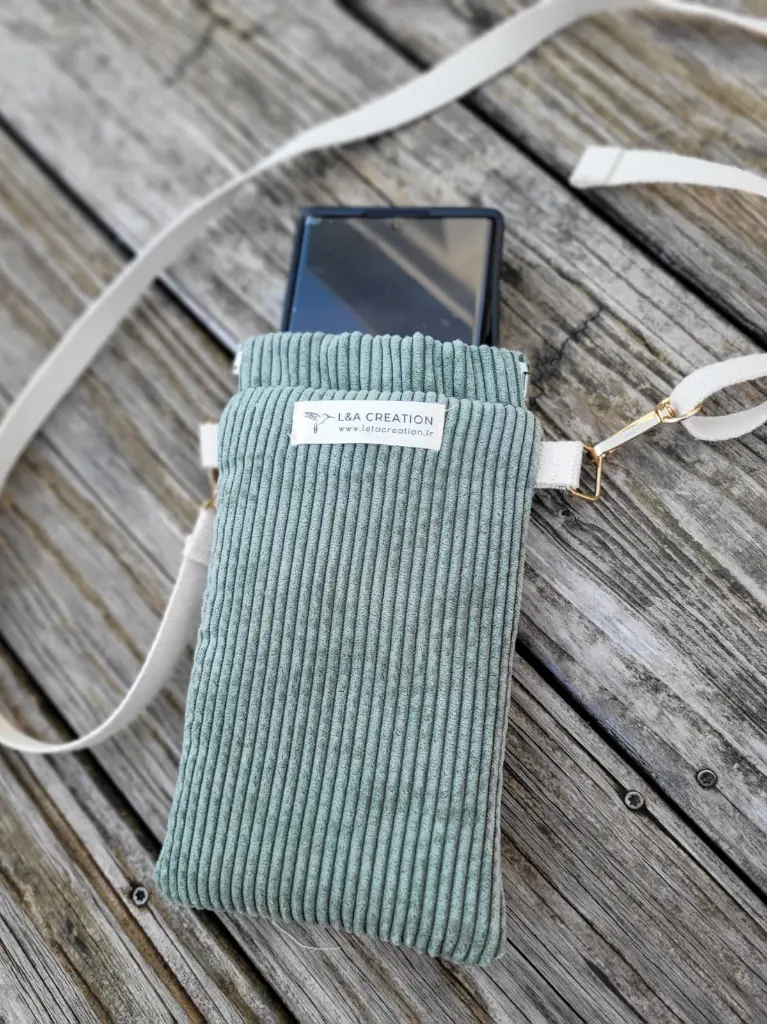 Pochette pour téléphone velours L&A Création