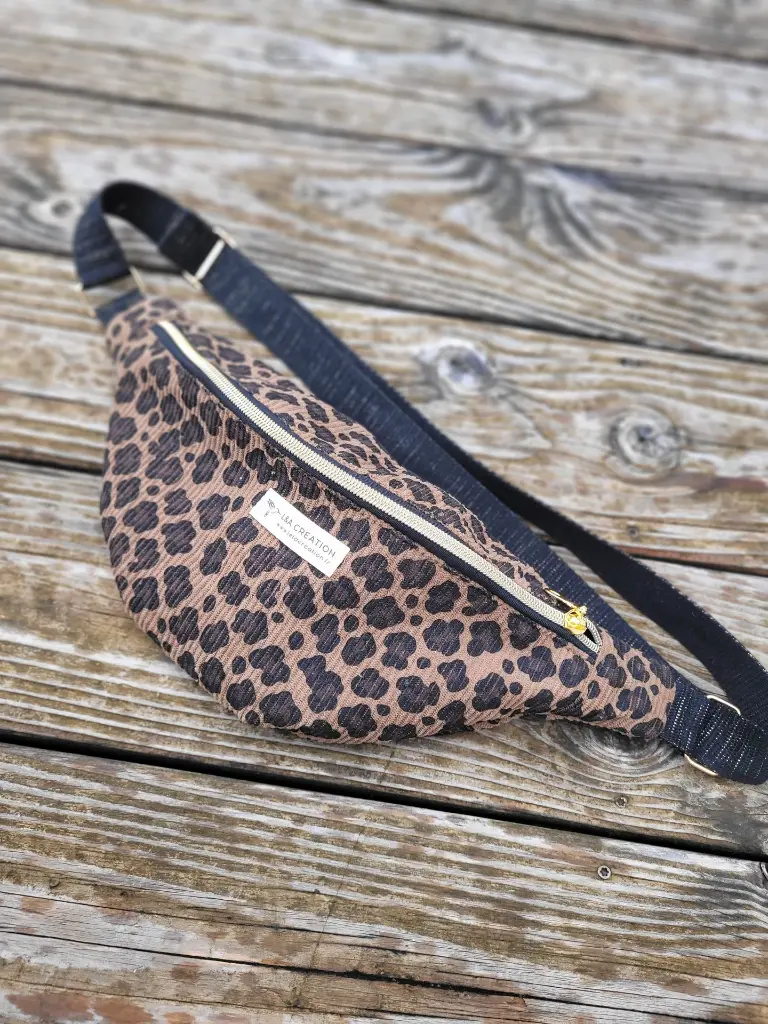 Sac banane léopard velours côtelé