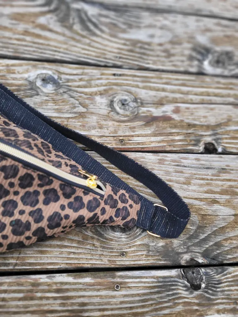 Sac banane léopard velours côtelé