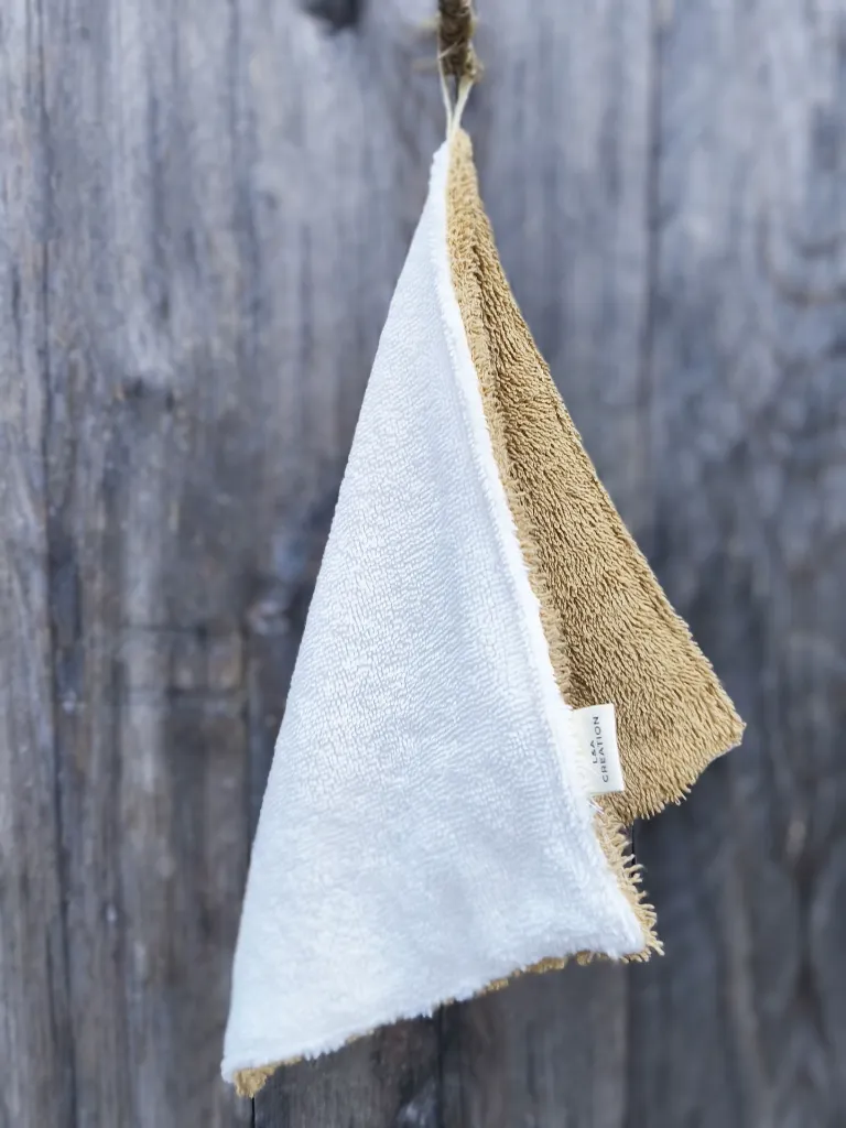 petite serviette de soin skincare