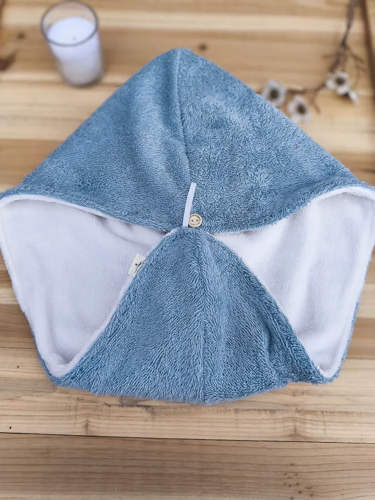 serviette cheveux bleue