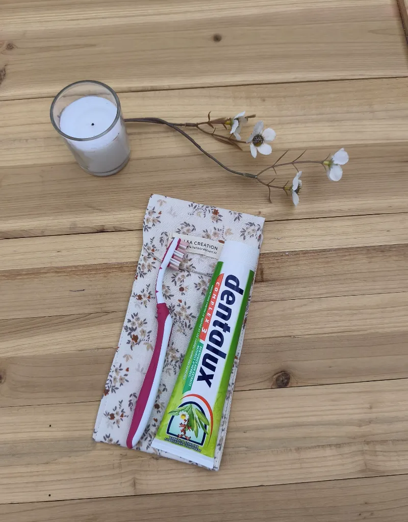 Etui imperméable pour brosse à dents ou couverts L&A Création