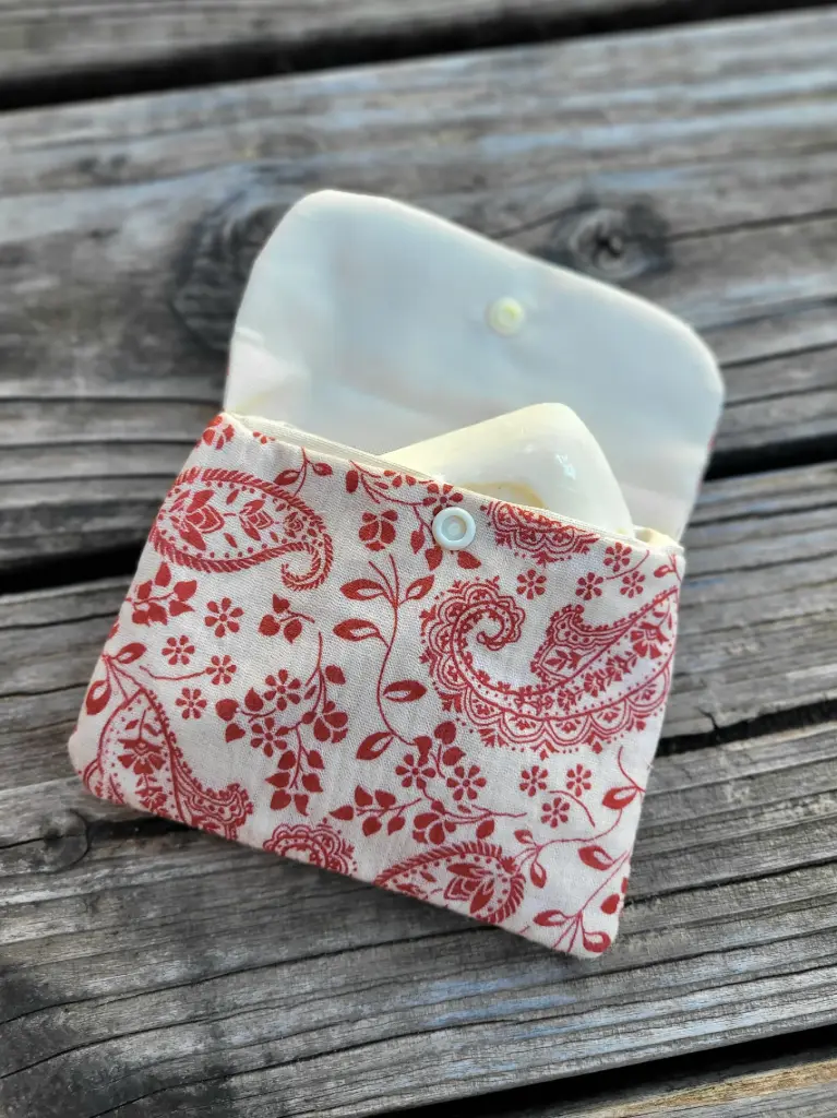 Pochette pour lingettes ou savon - intérieur imperméable - 34 imprimés au choix Gaze de Coton BIO