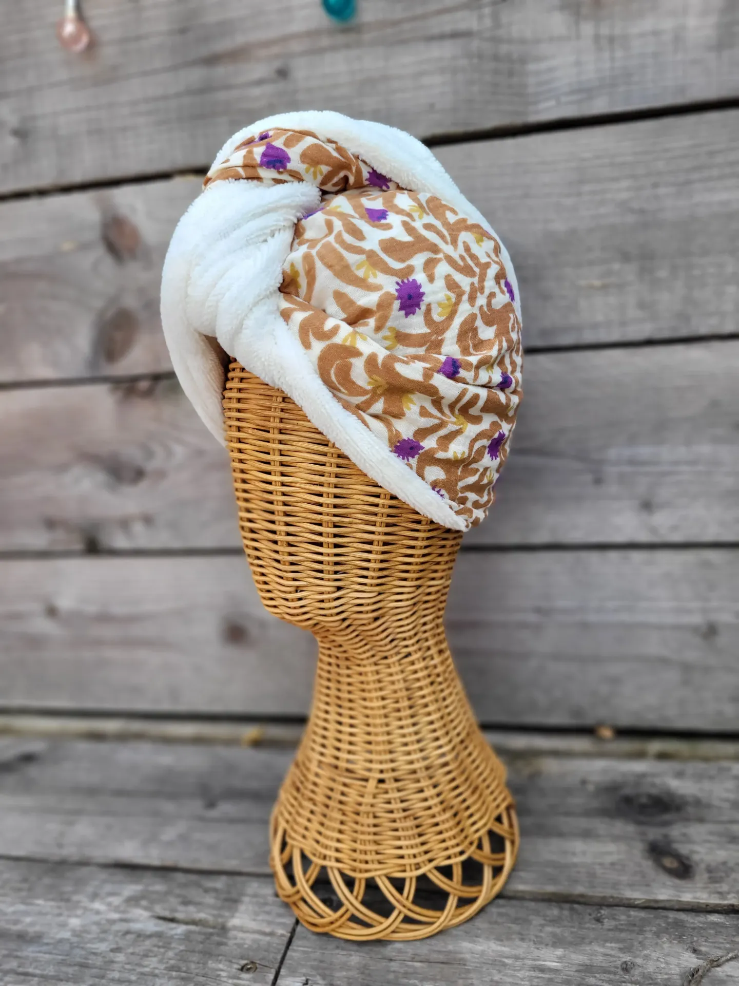 Serviette turban pour cheveux en gaze de coton imprimé BIO et Eponge bambou - motif au choix - routine skincare - soin cheveux (Alma, Ecru)