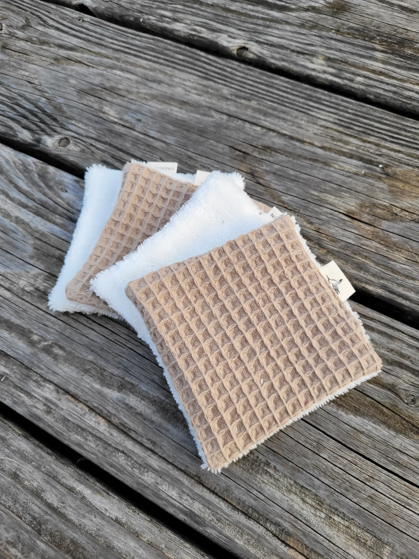 Lingette coton démaquillant en coton gaufré nid abeille et Eponge bambou couleur au choix - routine skincare